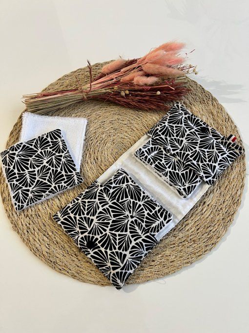 Pochette de voyage avec 7 lingettes démaquillantes